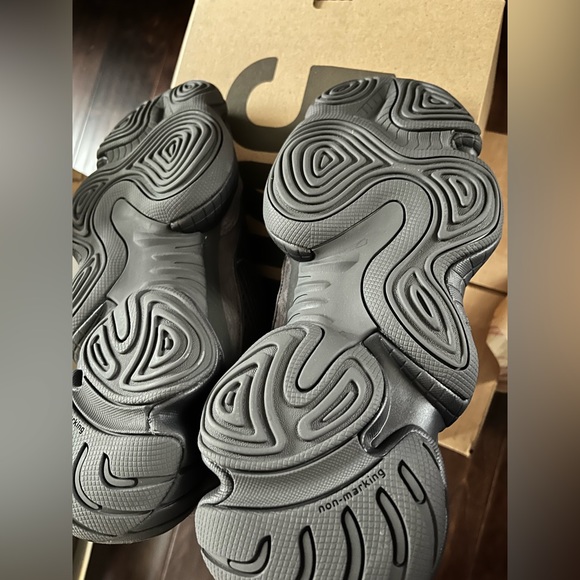 Brand NW/ Tags Yeezy 500 Utility Black.
From Yeezys Last Drop Ever on Confirmed. - Picture 5 of 8